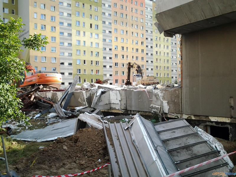 Przewodnik krok po kroku: Jak bezpiecznie rozebrać tablet Lenovo Tab2