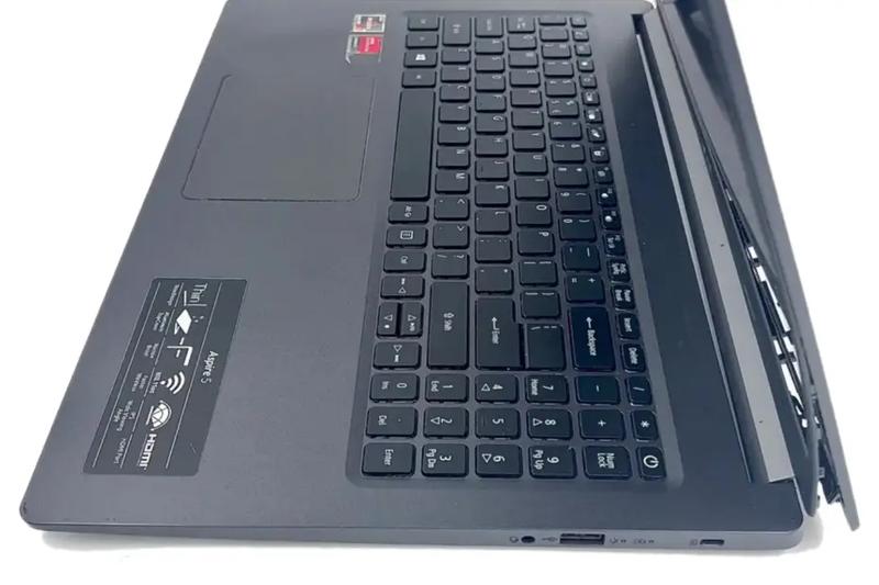 Prosty przewodnik: Jak skutecznie zdjąć obudowę laptopa Acer