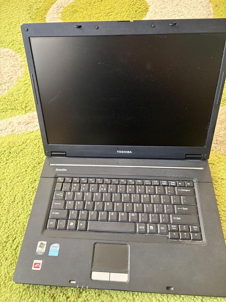 Instrukcja otwierania obudowy laptopa