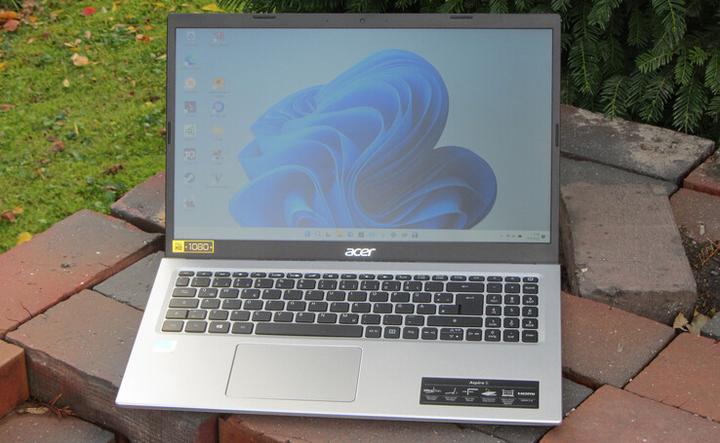 Wyjęcie baterii Acer Aspire