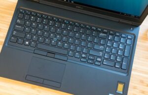 Jak skutecznie uruchomić touchpad w laptopach Dell?