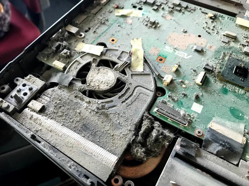 Skuteczne sposoby na to, jak wyczyścić laptop Dell i poprawić jego wydajność