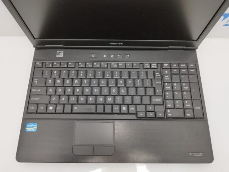 Jak skutecznie otworzyć laptopa Toshiba i cieszyć się pełną funkcjonalnością
