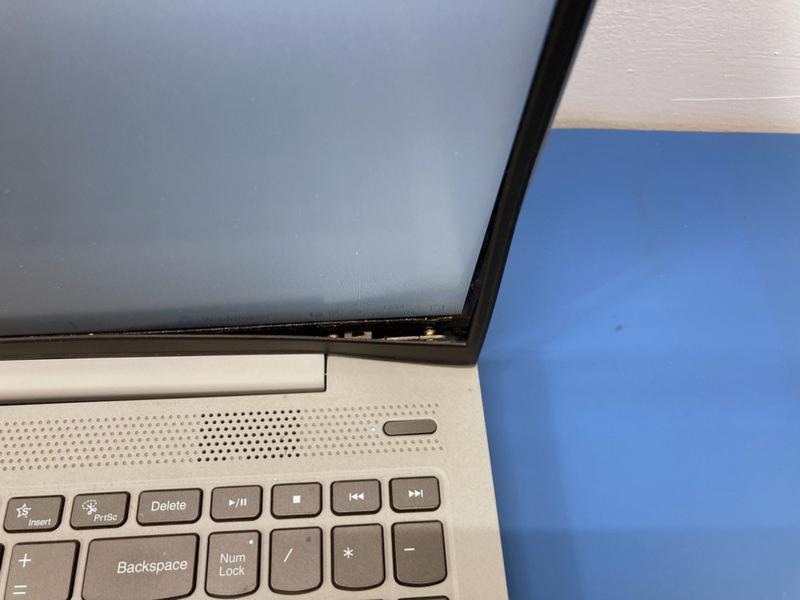 Ile kosztuje wymiana zawiasów w laptopie Lenovo? Sprawdź, zanim zlecisz naprawę!