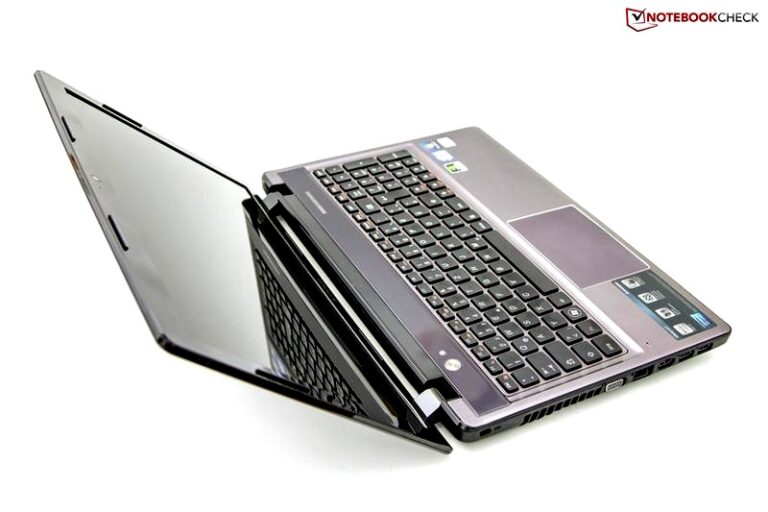 Jak skutecznie rozkręcić laptopa Lenovo Z580 i wymienić podzespoły