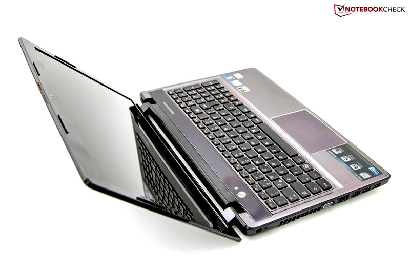 Jak skutecznie rozkręcić laptopa Lenovo Z580 i wymienić podzespoły